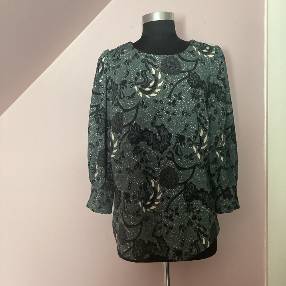 MELLODAY Green and Gray Embellished Boxy Blouse
